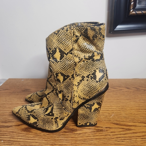 Steve Madden Rarely Yellow Snake Ankle Boots - Picture 2 of 5